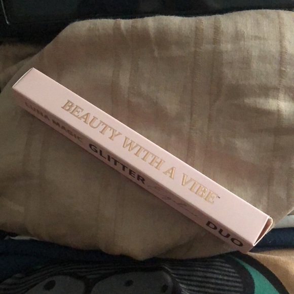 Luna Magic Glitter Eyeliner Duo Black & Silver - Picture 2 of 5